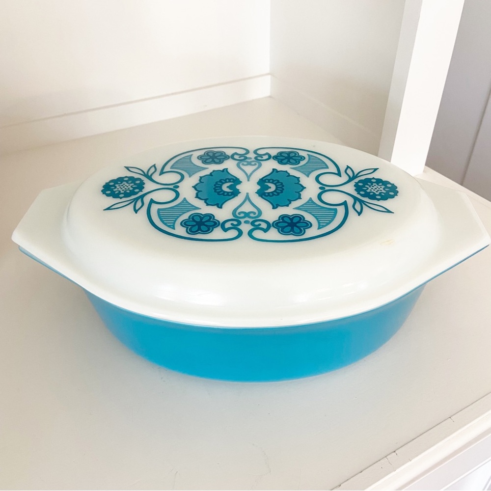 Vintage Pyrex Apollo Blue Lidded Casserole Dish 2.5 Quart - Picture 2 of 6